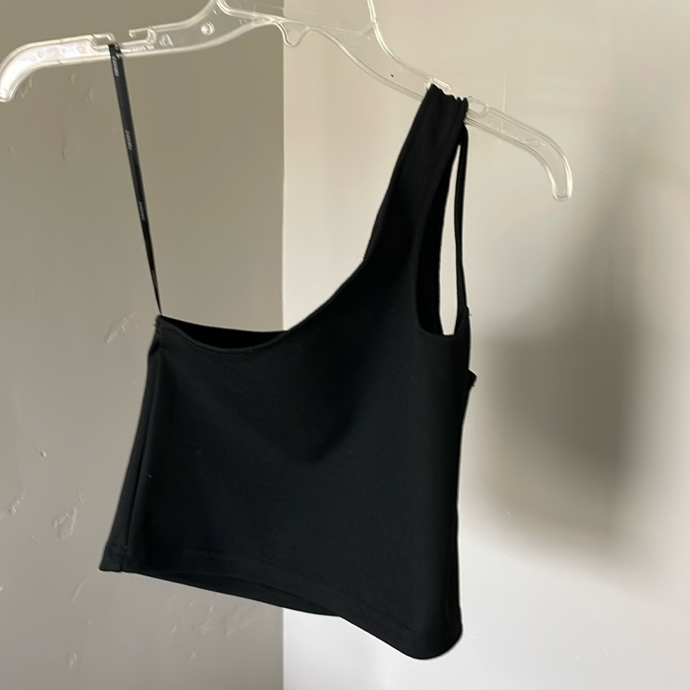 Forever 21 black one shoulder crop top size Medium
